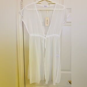 Ekouaer White Swim Coverup. Size XS. NWT.